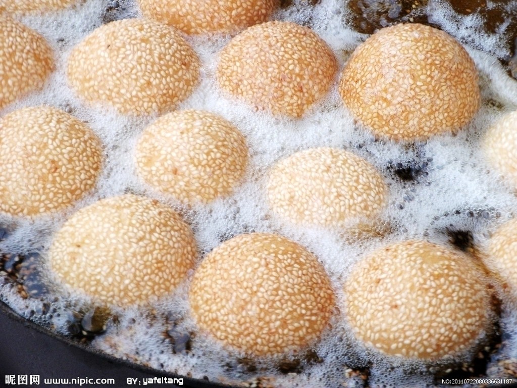  p>大米(rice),亦称稻米,是 a target="_blank" href="/item/稻谷