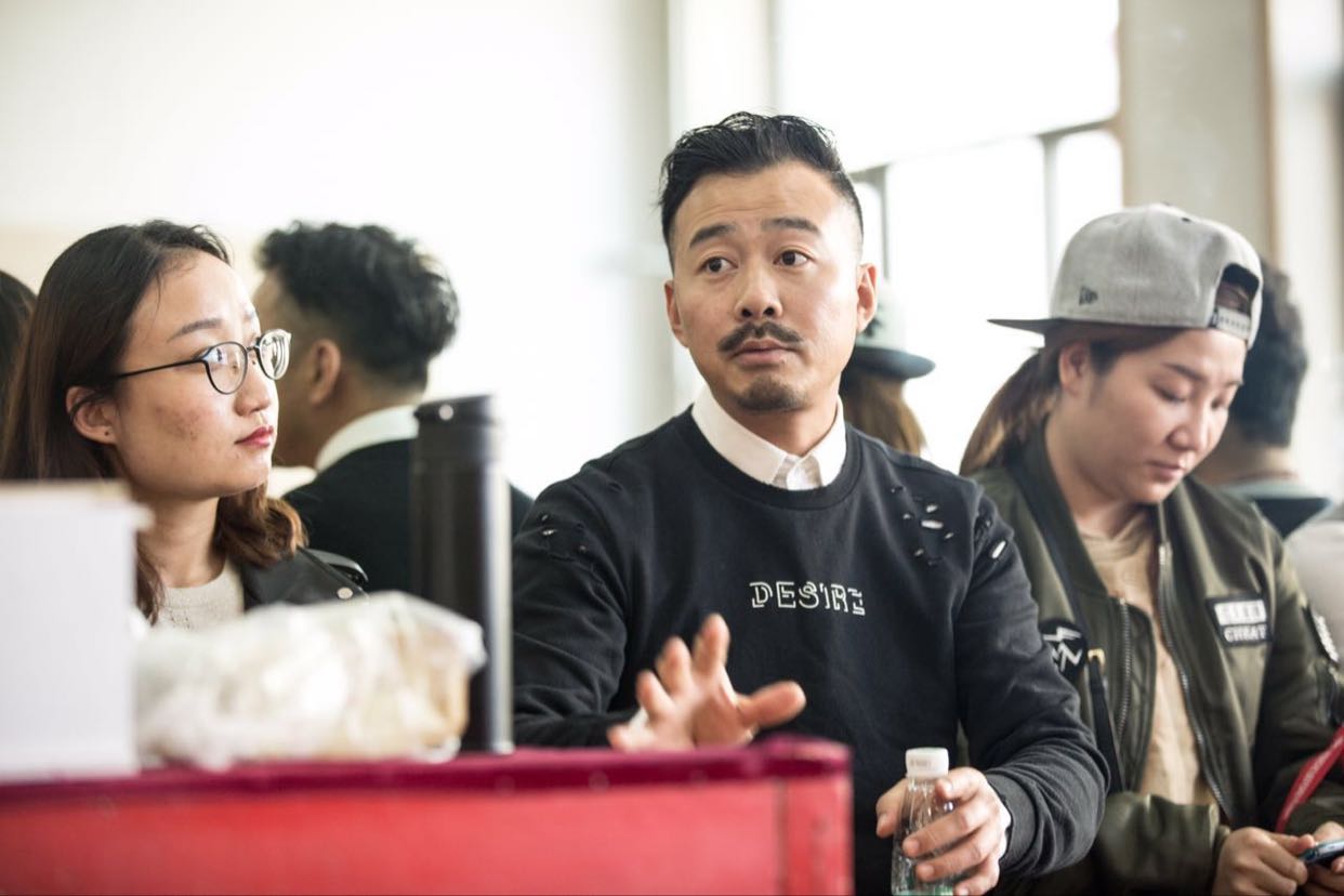  p data-id="gnbs6a74y4">刘璋牧(原名:刘章目)导演,摄影师,1976年