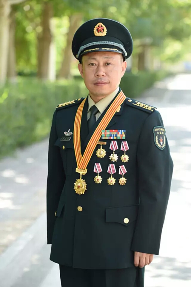 男,汉族, /b>现任 a href="#" data-lemmaid="19208230">火箭军 /a>某