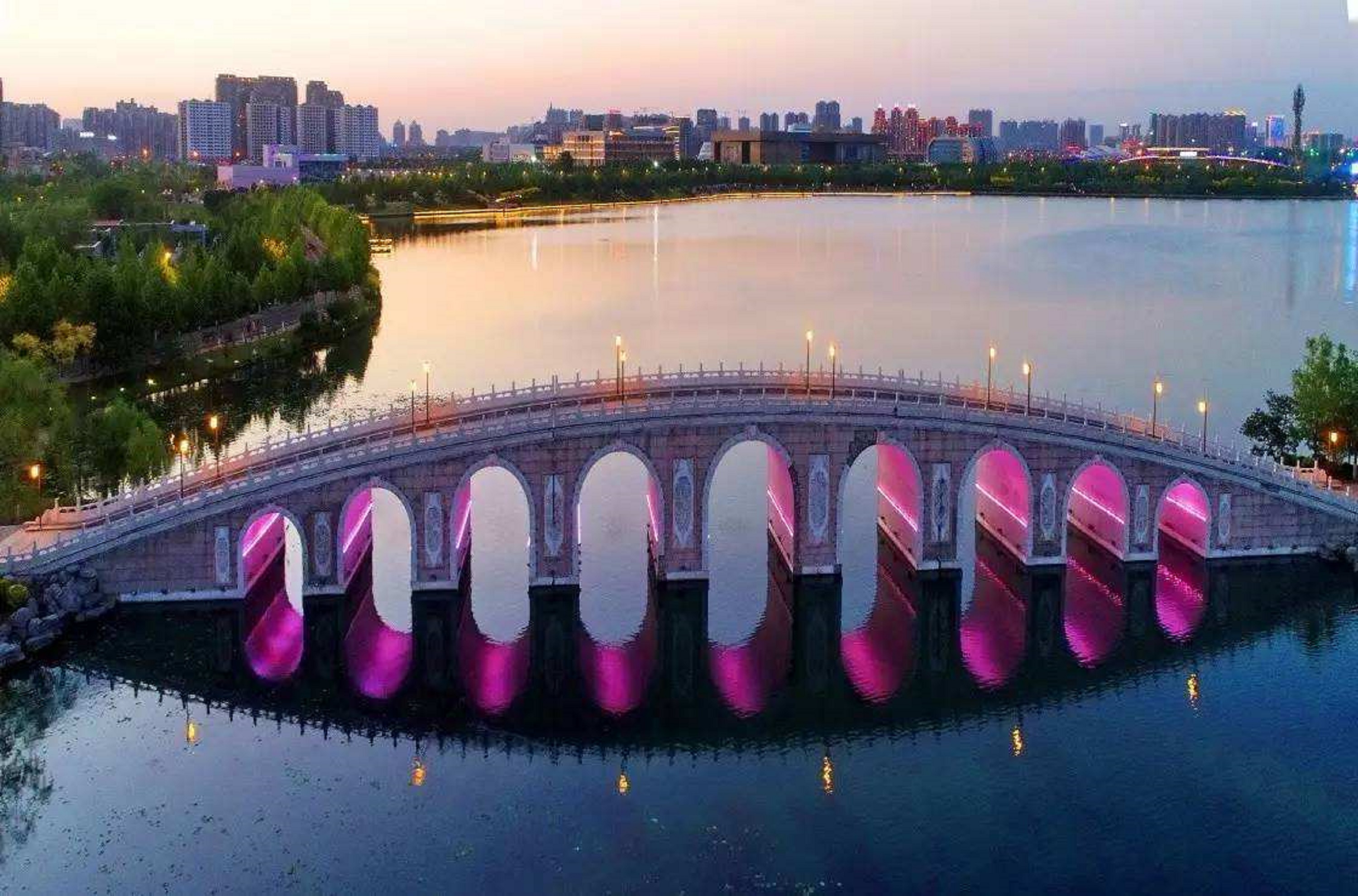  p>唐山南湖公园全称唐山南湖城市中央生态公园, a href="#">国家aaaa