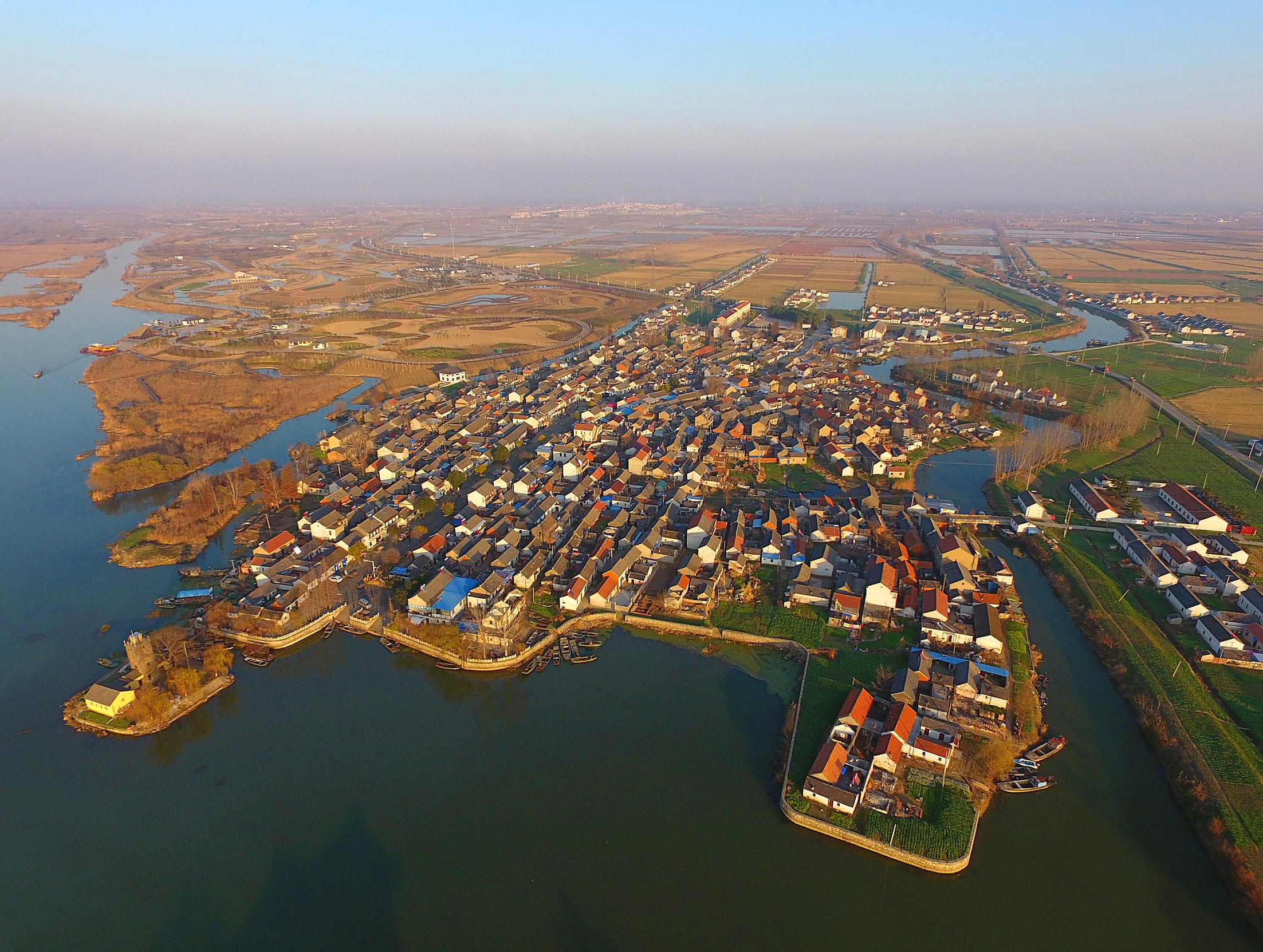 data-lemmaid="320938">江苏省 /a>盐城市建湖县,地处 a target="