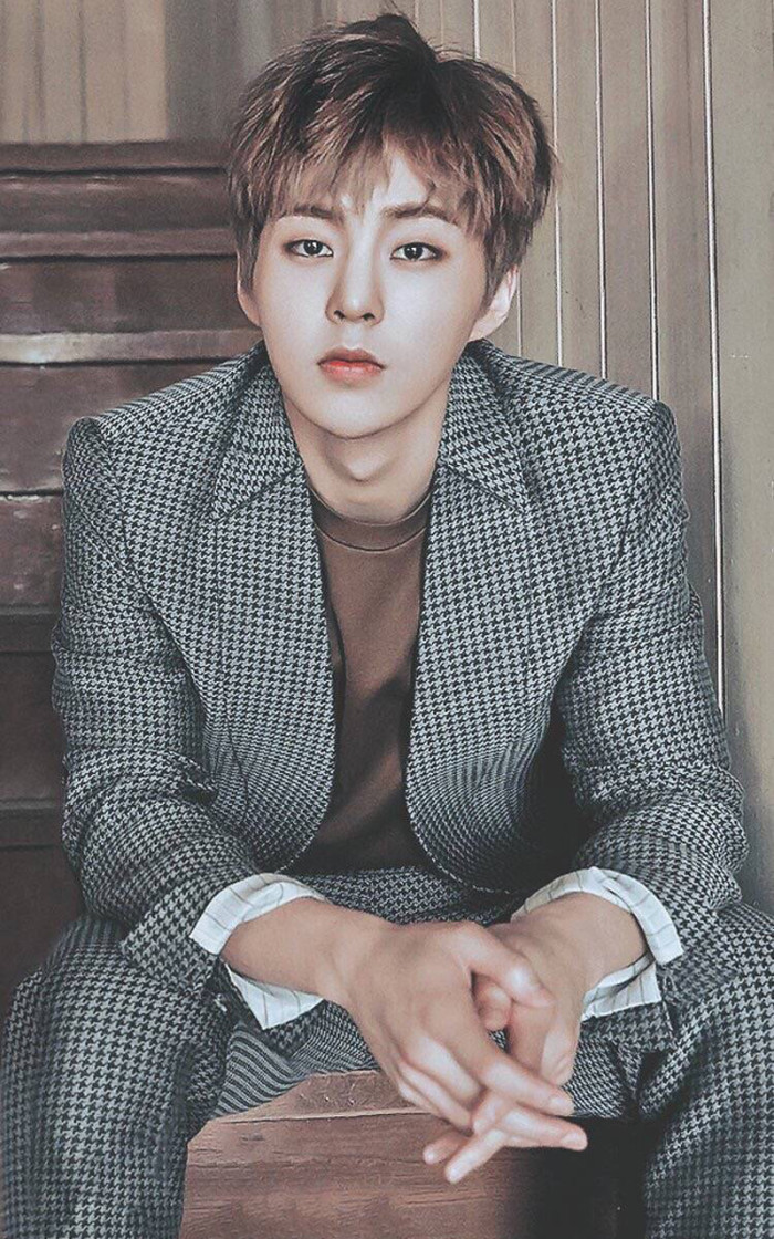 1990年3月26日出生于韩国京畿道九里市仁仓洞,韩国男歌手,演员,男子
