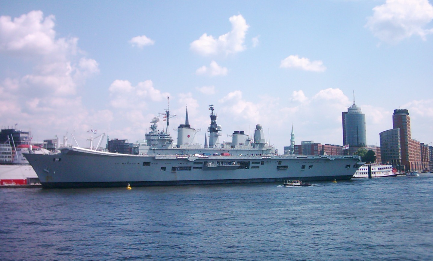 无敌级航空母舰(英文:invincible class aircraft carrier),是英国