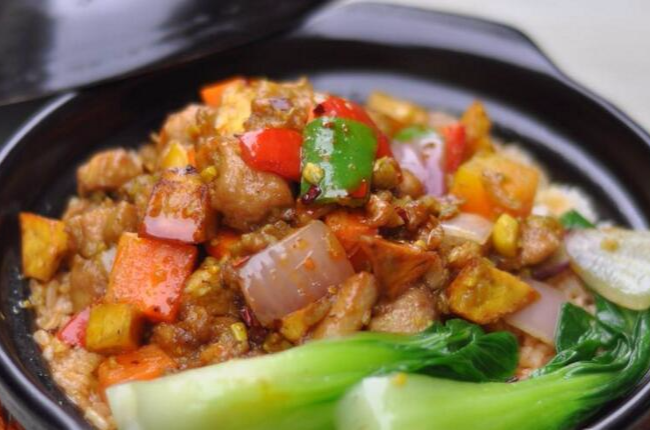 咖喱鸡块煲饭