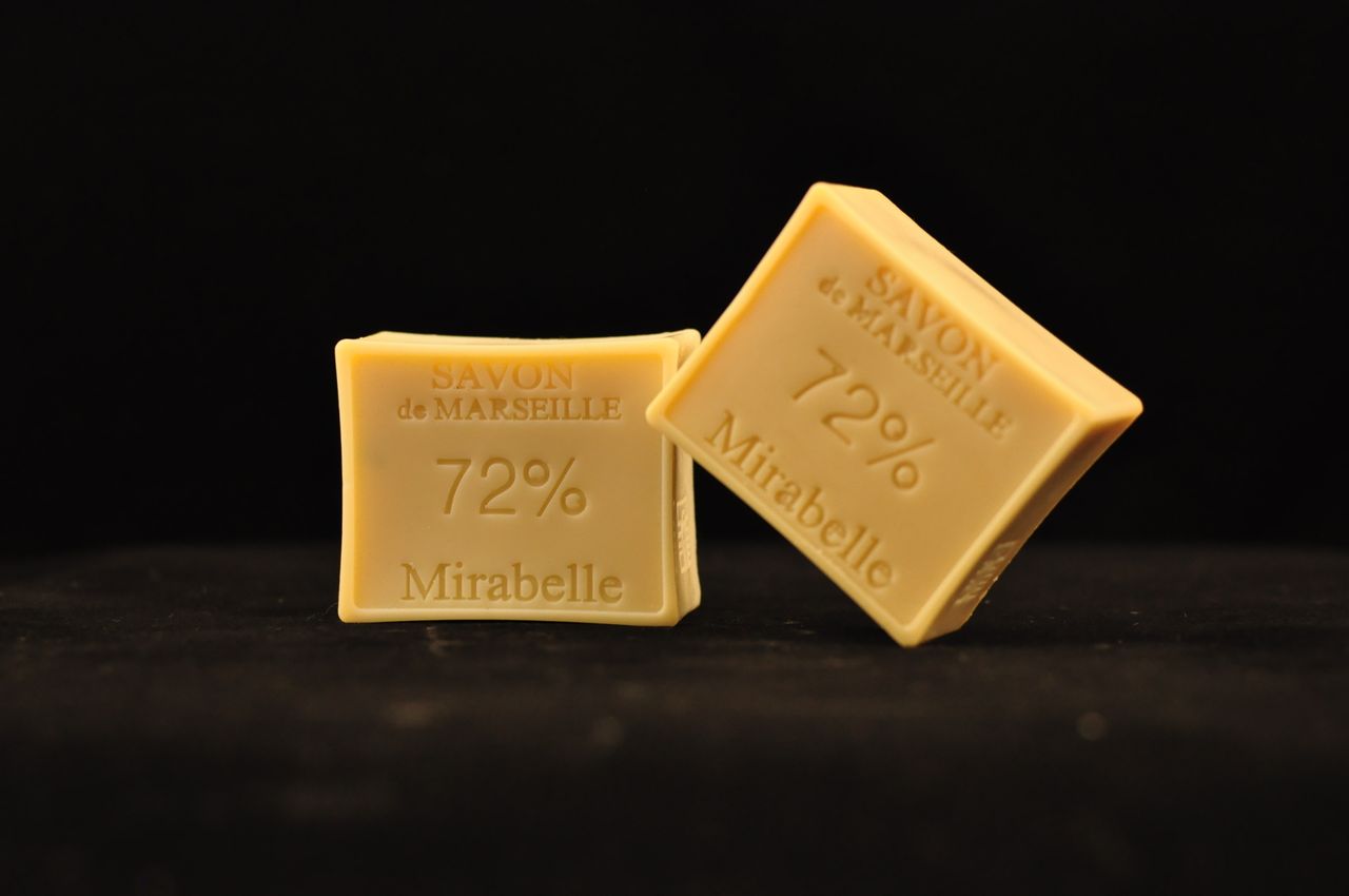  p data-id="gnytx1y87i">马赛皂(法语:savon  a target="_blank"