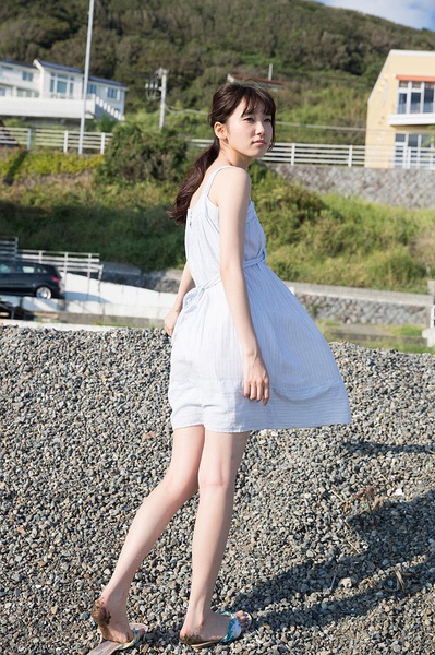  p>饭丰万理江 i>(marie iitoyo) /i>,1998年1月5日出生于日本千叶县