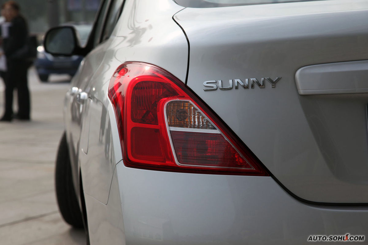  p>日产阳光是日产公司的阳光系列轿车,历史 a href="#">悠久 /a>.