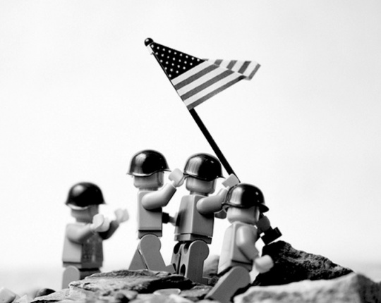 on iwo jima),又译作《国旗插在硫磺岛上》,《美国国旗插上硫磺岛》