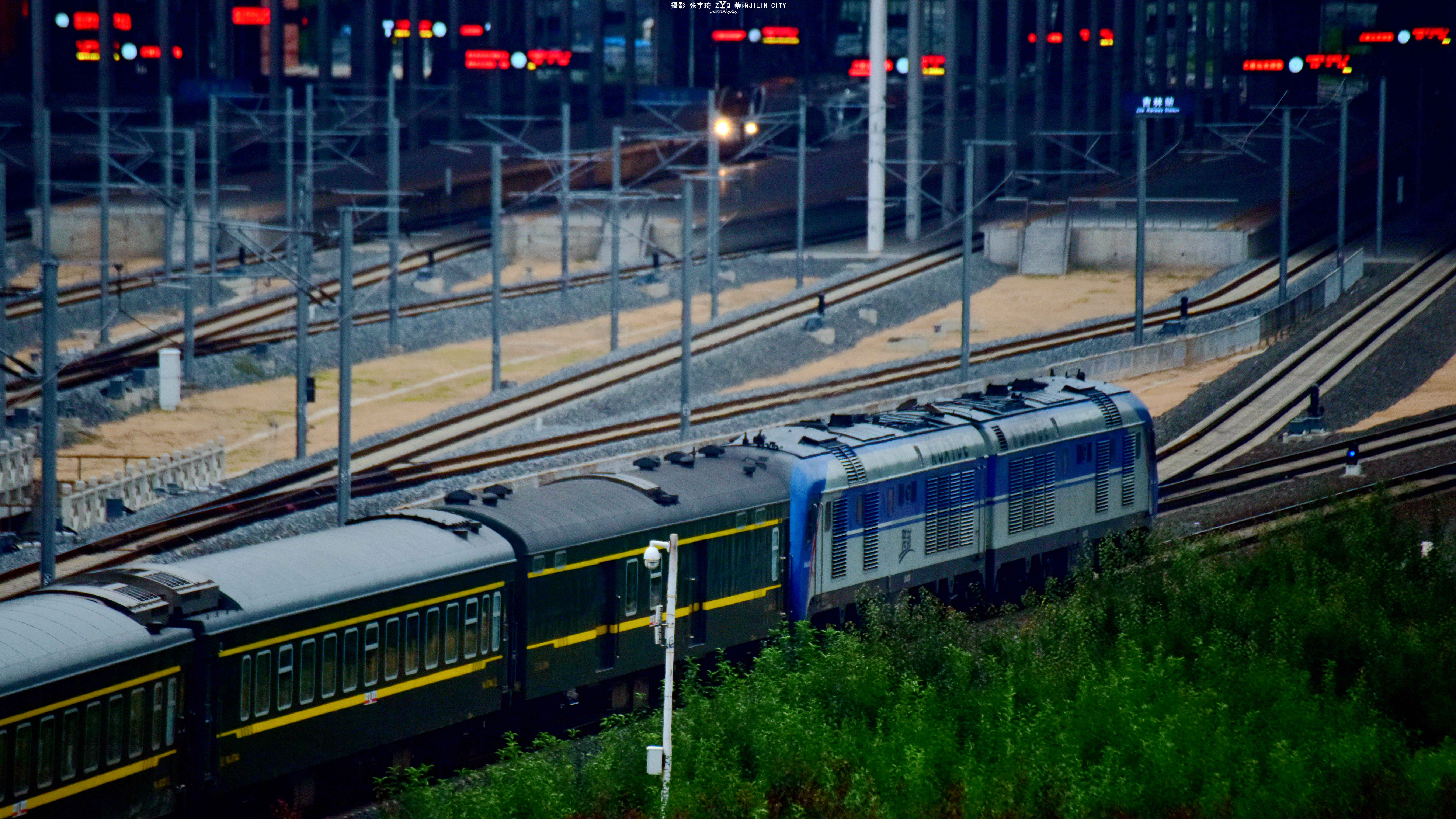  p>普速列车,全称普通速度列车,是指行驶速度较低的 a target="_blank