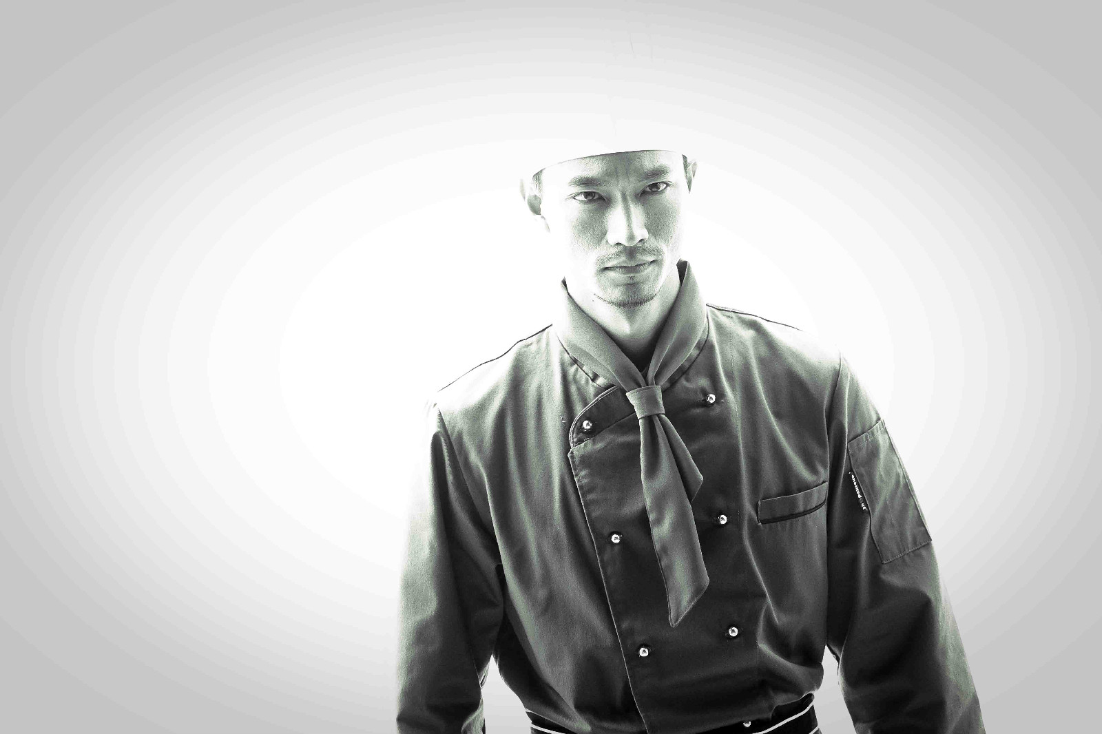  p>江明洋,原名江洋,4月11日出生于湖北省武汉市,中国内地男演员.