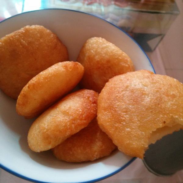  p data-id="gnaqsu08v2">油炸糖糕是上海传统风味糕类名点,由上海