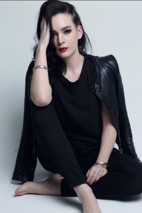 kketew2">唐伯虎(annie lowdermilk),8月13日出生于丹麦,美国女歌手