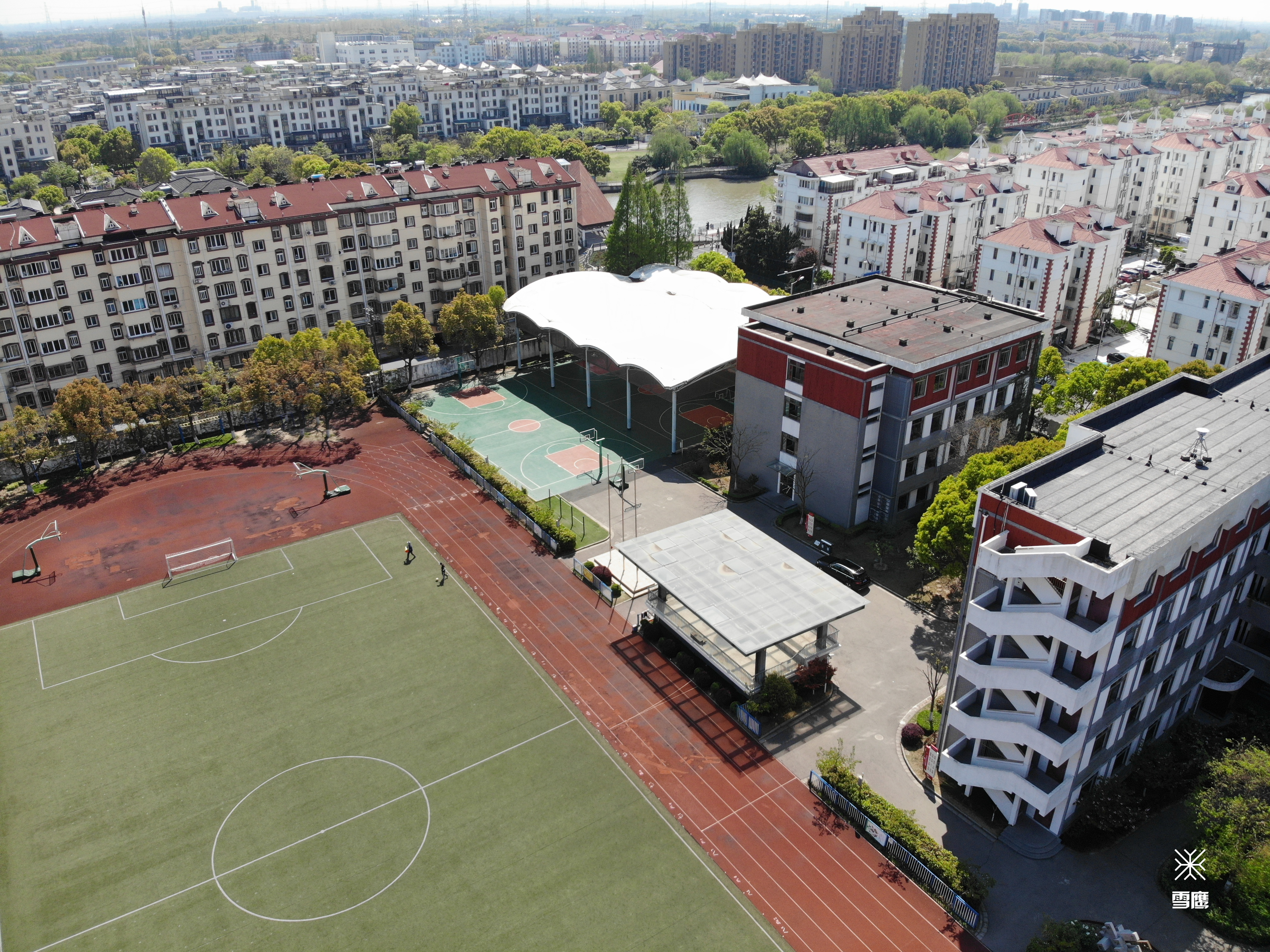 上海市青浦区东方中学