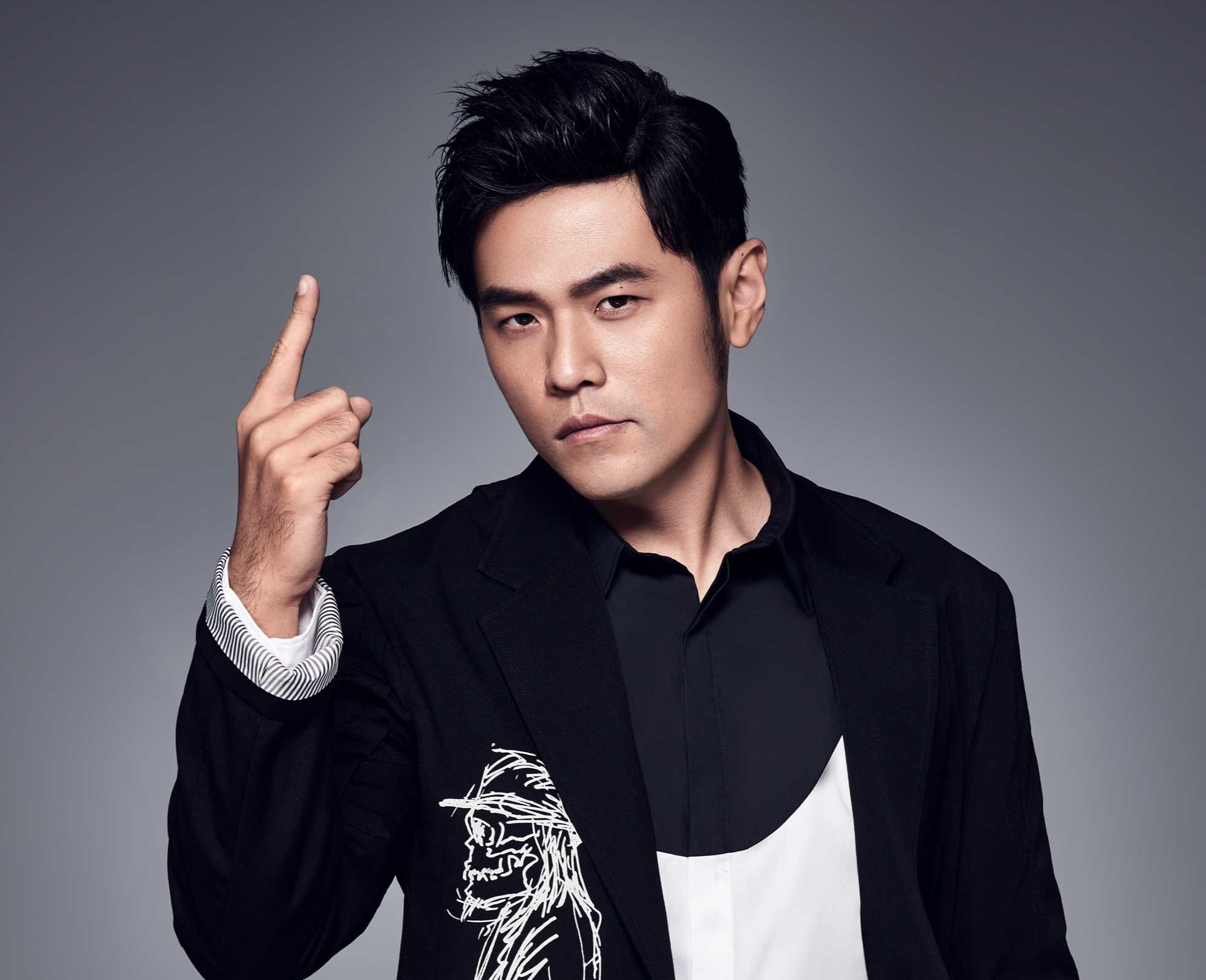  p>周杰伦(jay chou),1979年1月18日出生于台湾省新北市,祖籍福建省