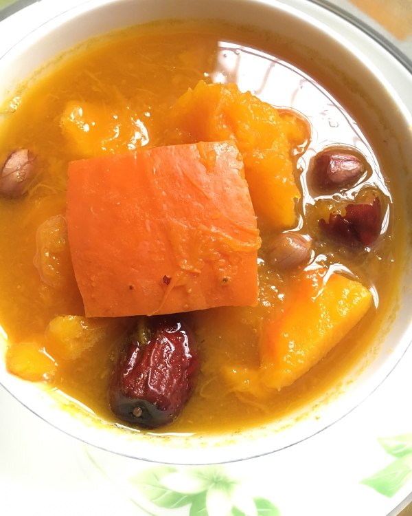 南瓜花生红枣汤