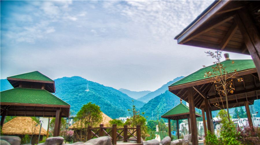 太白山尚境温泉位于宝鸡市眉县汤峪大道1