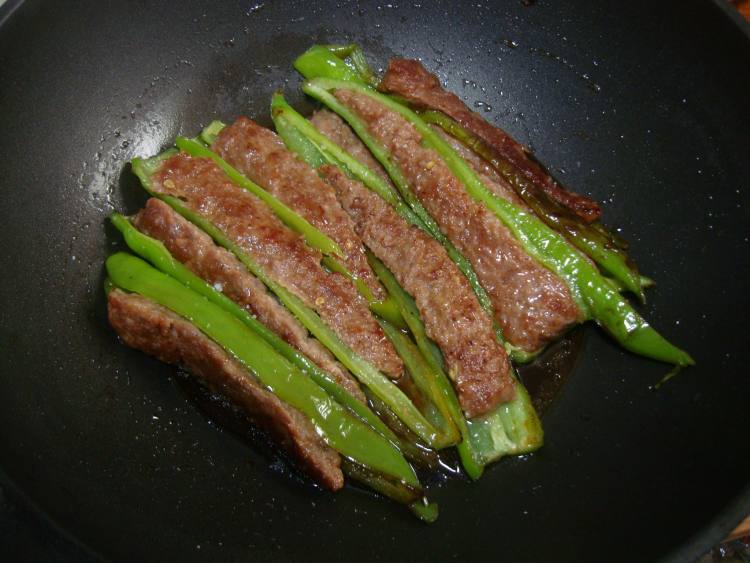 尖椒肉盒