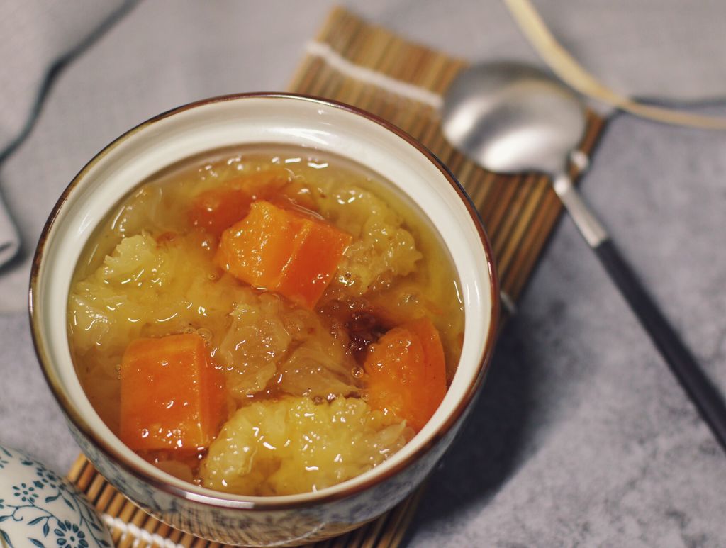 木瓜银耳炖雪梨