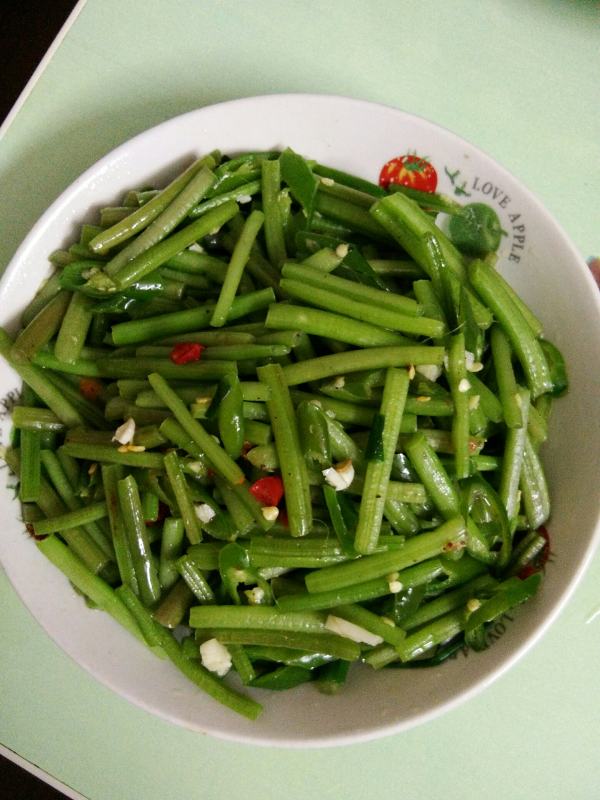 清炒手撕红薯梗