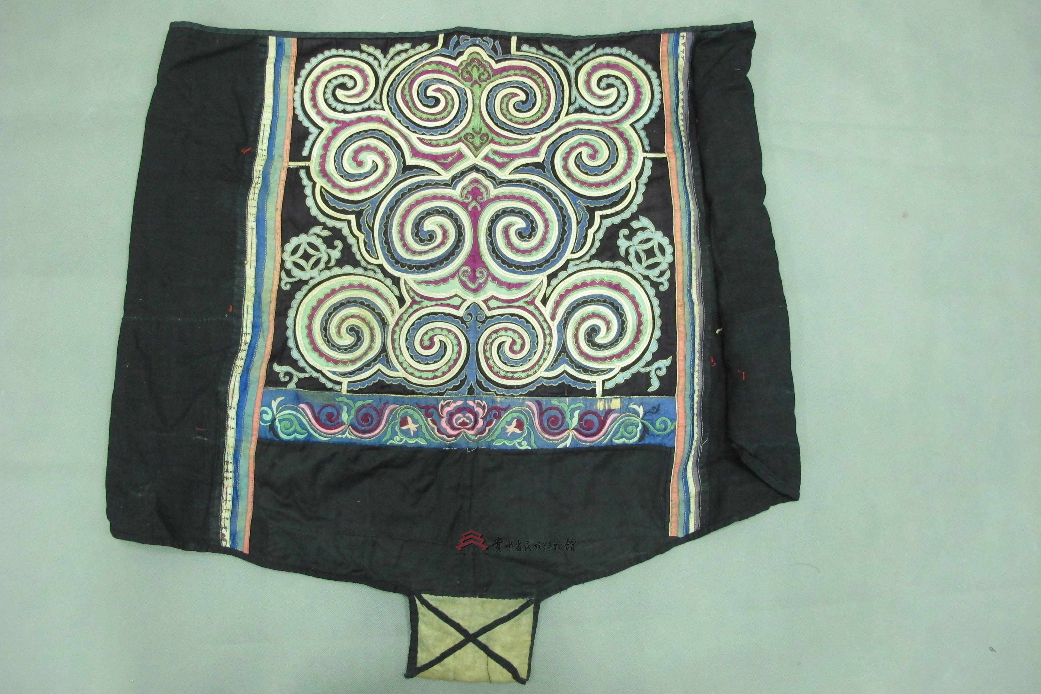 民国云南麻栗坡彝族布贴虎纹背带