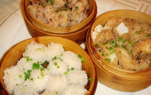 蒸珍珠圆蒸,粉蒸肉称为"沔阳三蒸",是湖北沔阳的传统名菜之一,具浓郁