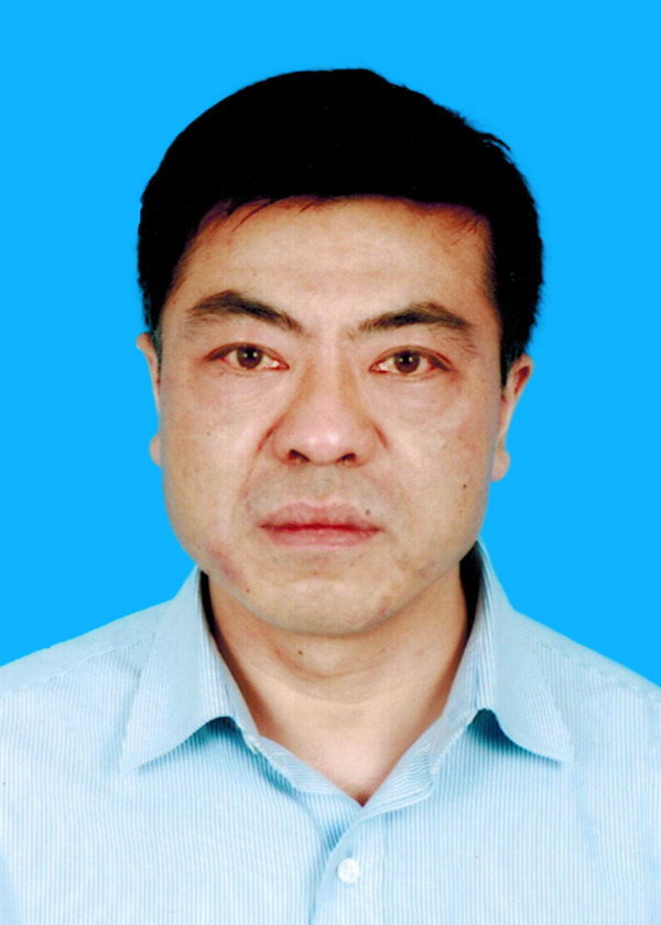 法学博士学历,1991年8月参加工作,1996年7月入党,现任江苏省响水县