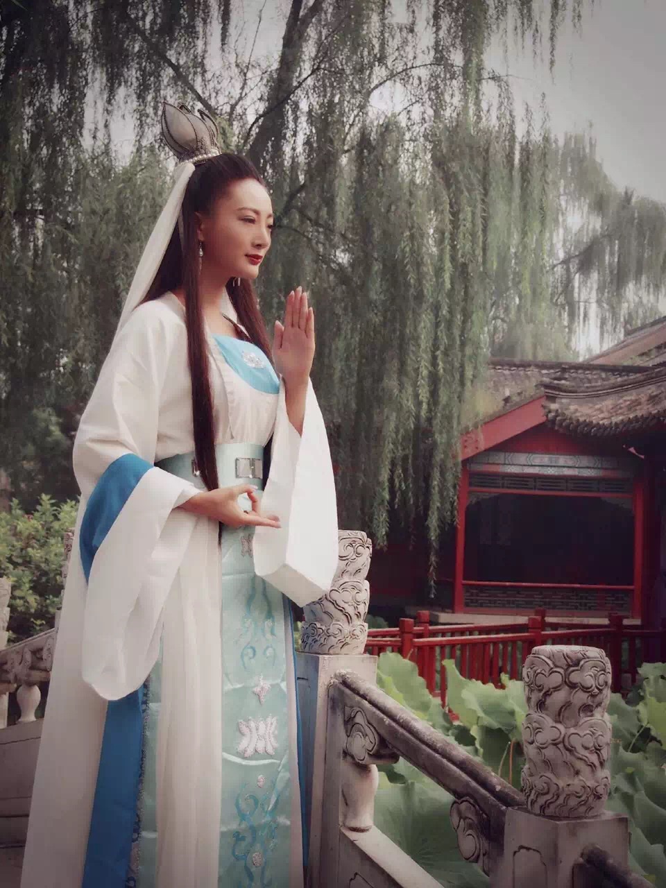  p>王李丹妮,8月6日出生于中国河南省 a target="_blank" href="/item