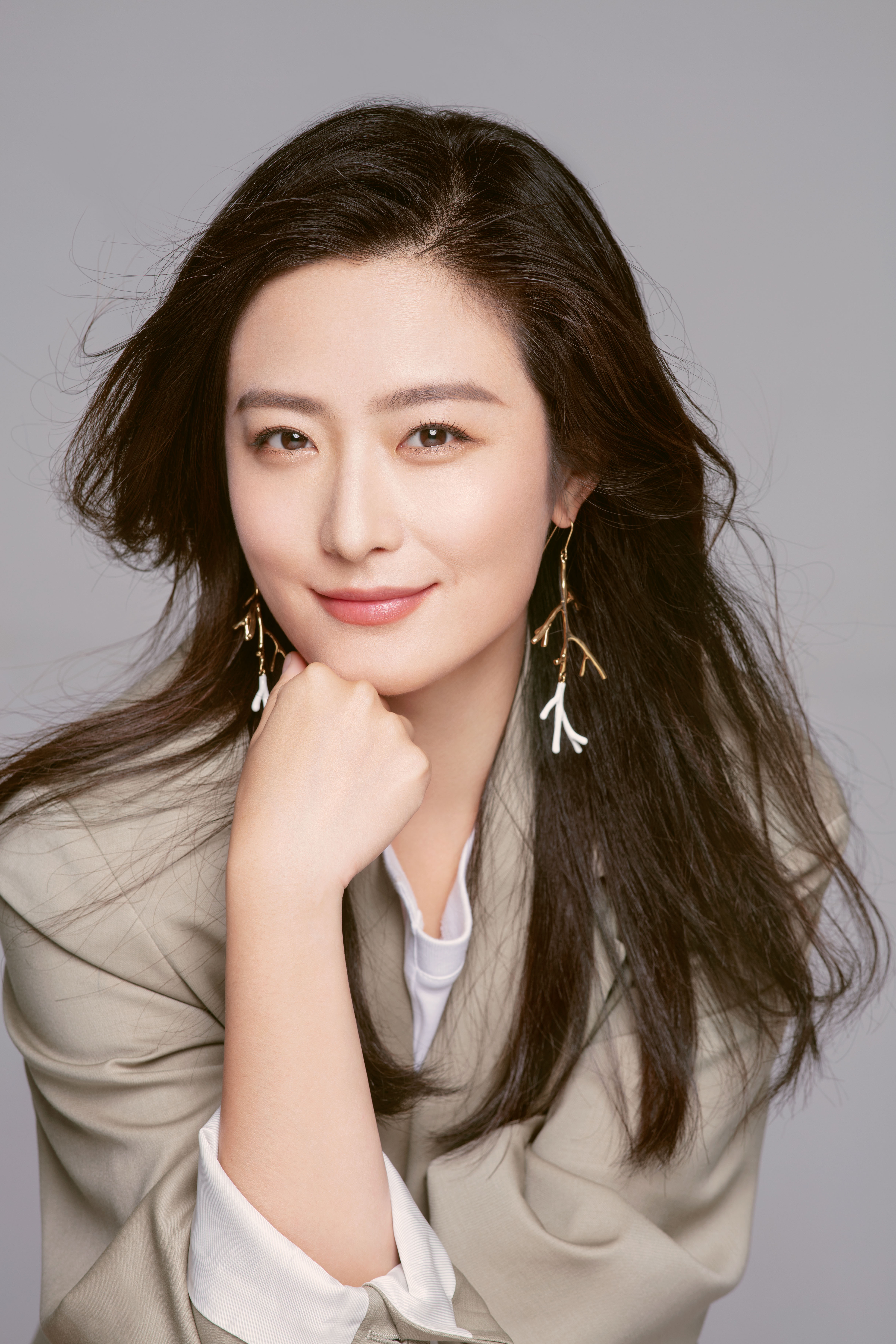  p>徐百慧 i>(曾用名:徐百卉) /i>,1983年8月3日出生于吉林省长春市