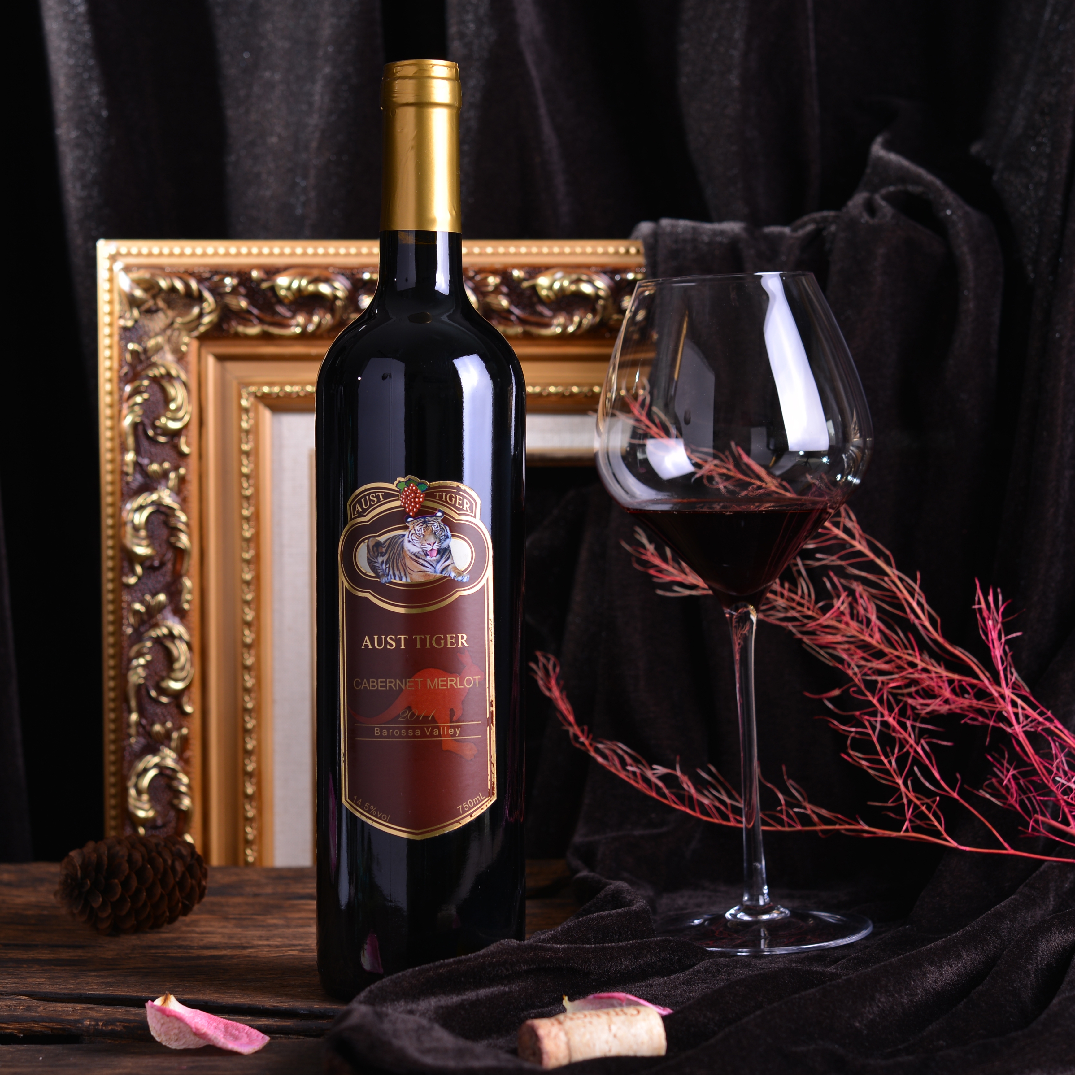  p>澳洲虎顶级卡本纳梅洛干红葡萄酒 (cabernet merlot) 产自于世界上