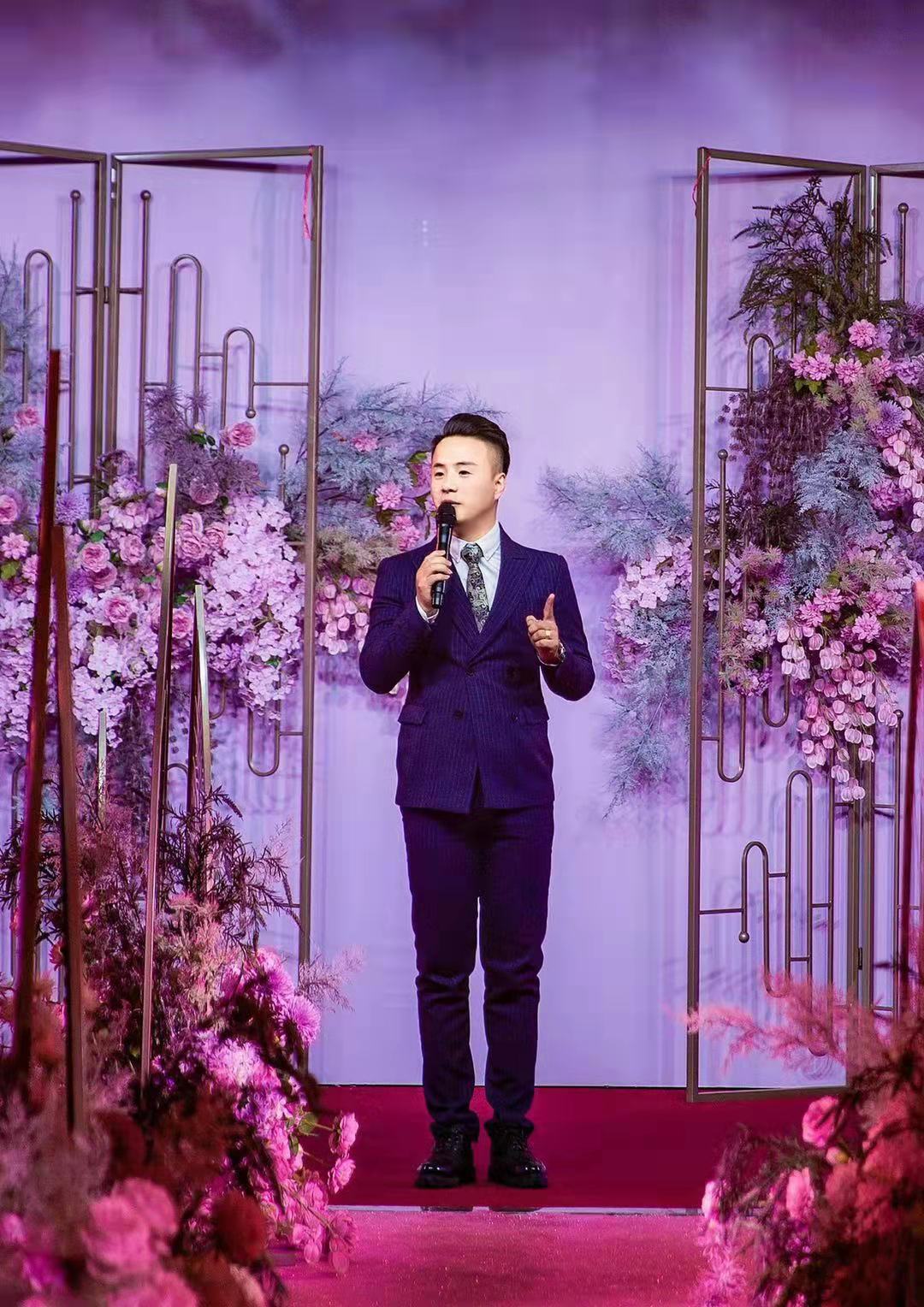  p>元甲,男,南京知音主持人工作室创始人,婚礼主持人,ims国际魔术师