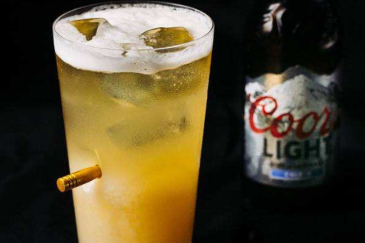 因加以银色包装,被年轻一代昵称为"the silver bullet"(银色子弹)