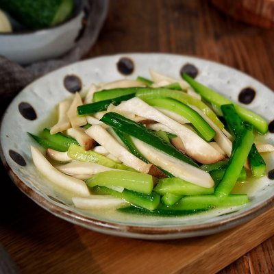 杏鲍菇炒黄瓜