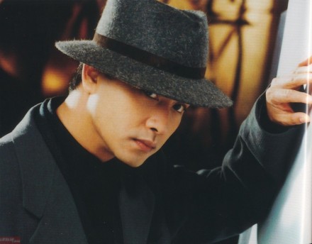 《一切随风》是 a target="_blank" href="/item/张国荣/6804" data