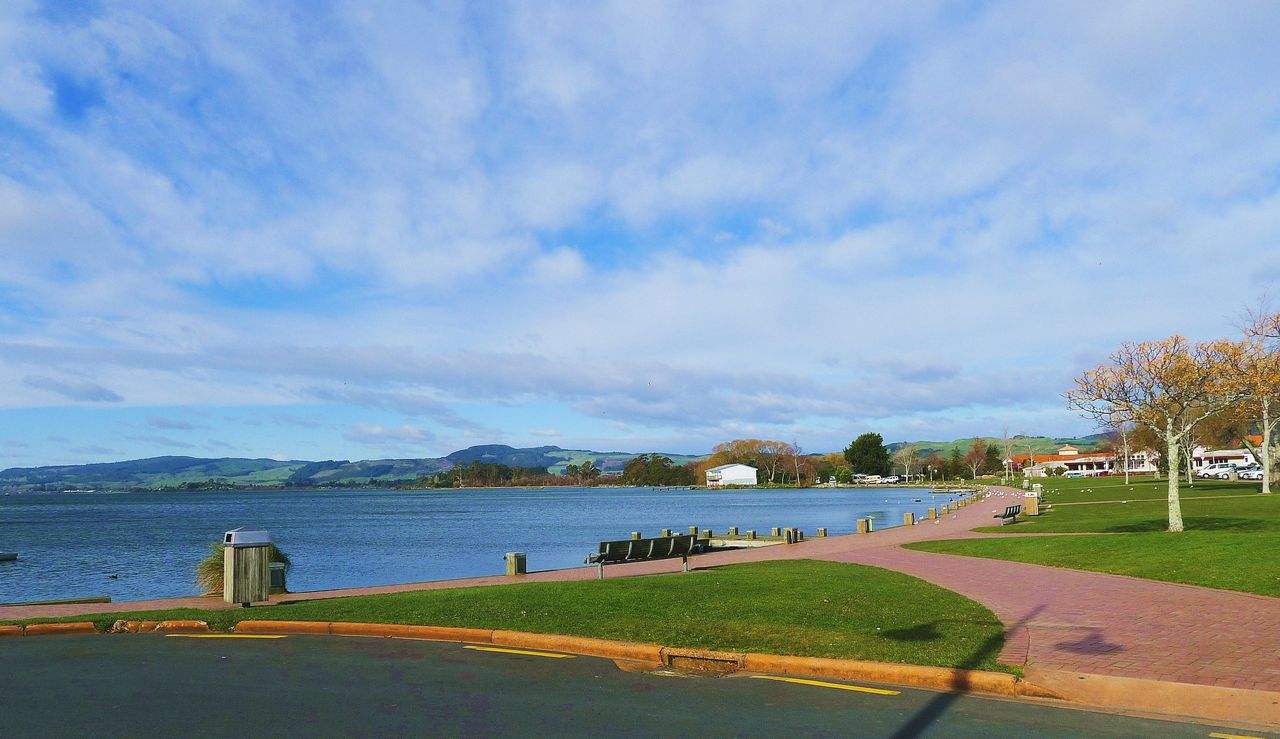  p>罗托鲁阿湖是 a href="#" data-lemmaid="7803102">新西兰北岛 /a>