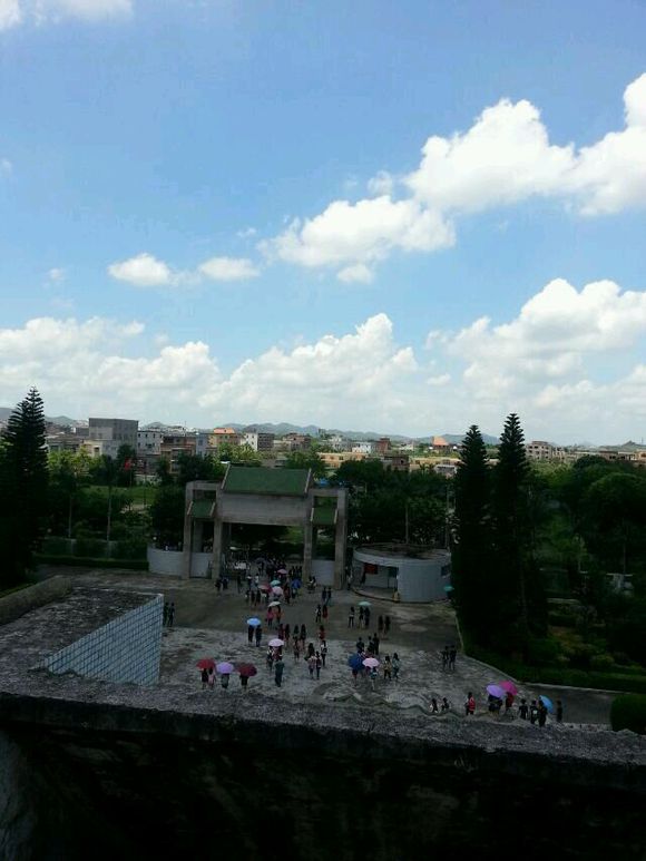  p>揭阳市惠来县葵潭镇慈云世铿学校于1996年11月21日建立 /p>