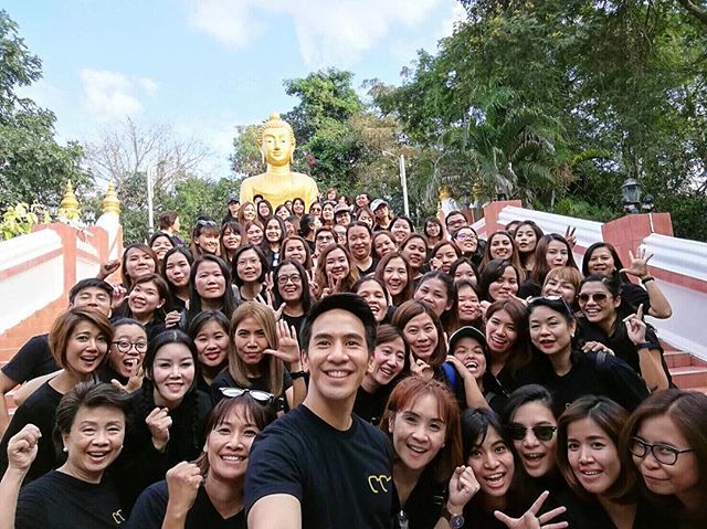 at (全名:pope thanavat vattanaputi)1982年12月27日出生于泰国曼谷