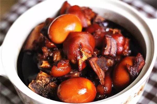生姜甜醋炖猪脚