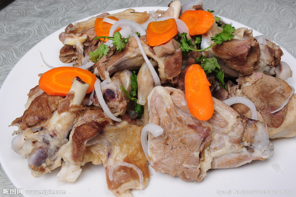 data-lemmaid="158358">哈萨克族 /a>中传来的一种羊肉食用法,因用手