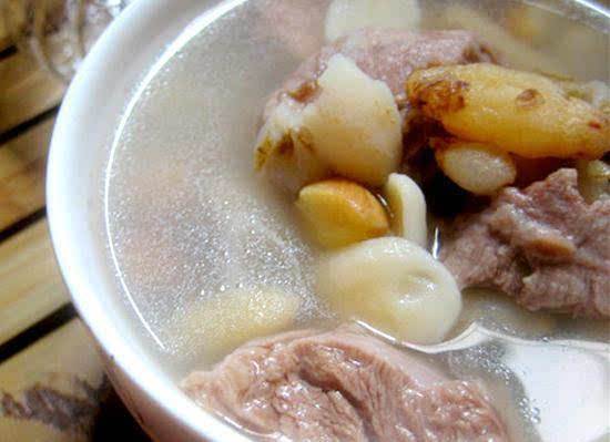  p>《百合麦冬汤》是一款汤类菜品,主要材料是百合,麦冬. /p>