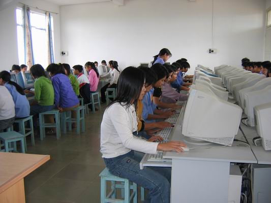 灵山县旧州中学