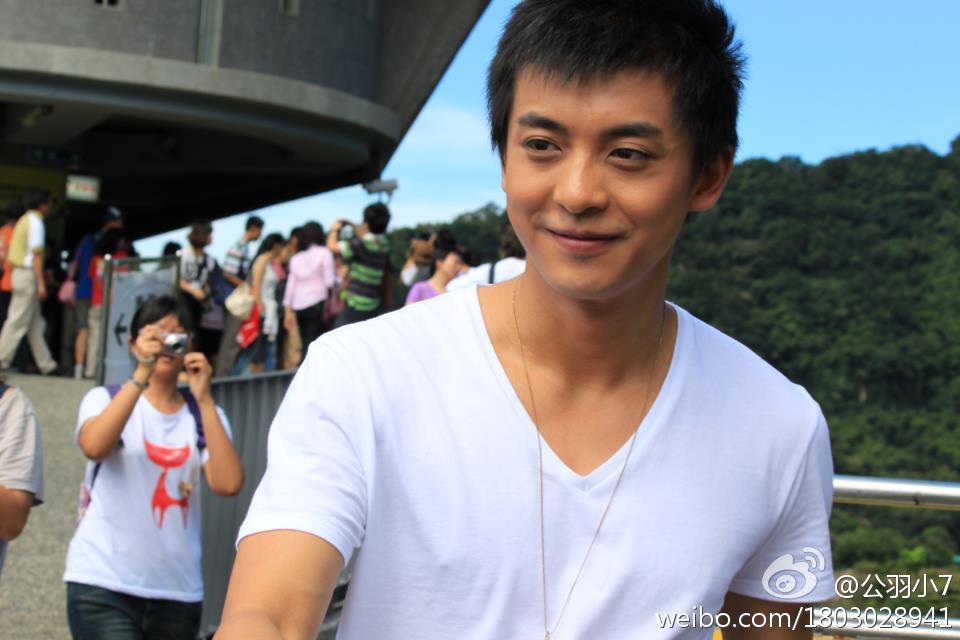 李佳航