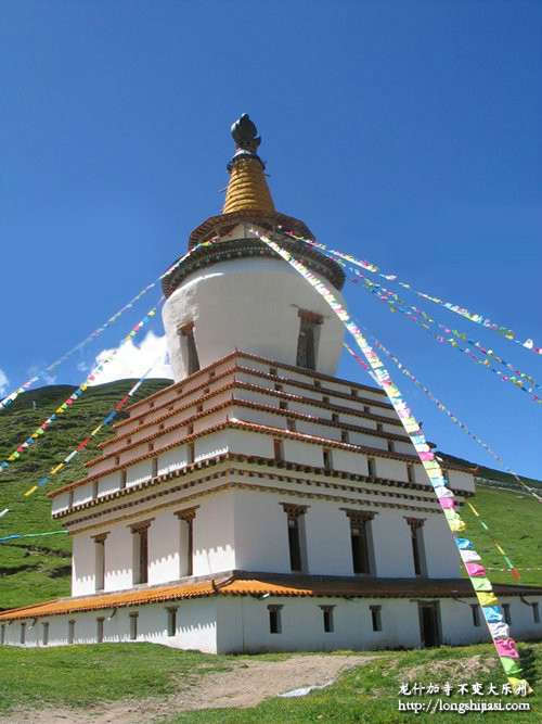龙什加寺