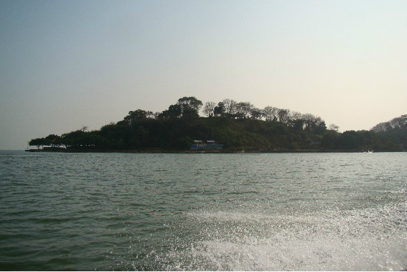  p>横档岛,是一座岛屿.在珠海,南沙均有同名岛屿.