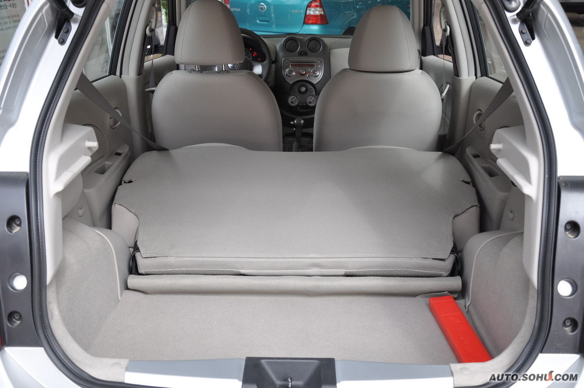  p data-id="gnwialpczq">日产玛驰是一辆精品微型细节外观车,它全面