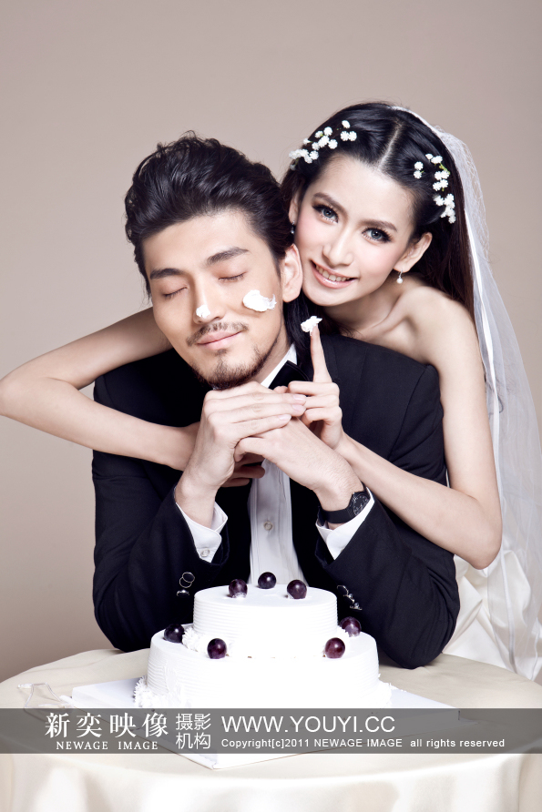  p>新奕映像简介 /p> p>新奕映像是由时尚摄影师尤奕先生集合一批具有