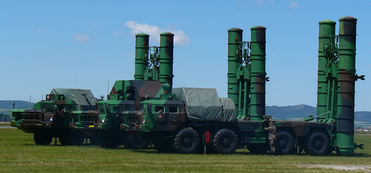  p>s-300防空导弹(基本型号:s-300p,s-300v和s-300f,北约代号:sa-10