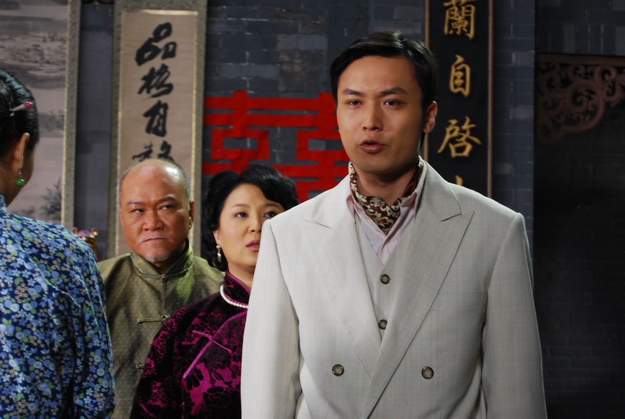  p>《瑞莲》是由张有齐执导的25集历史剧情剧, a href="#" data-lemma