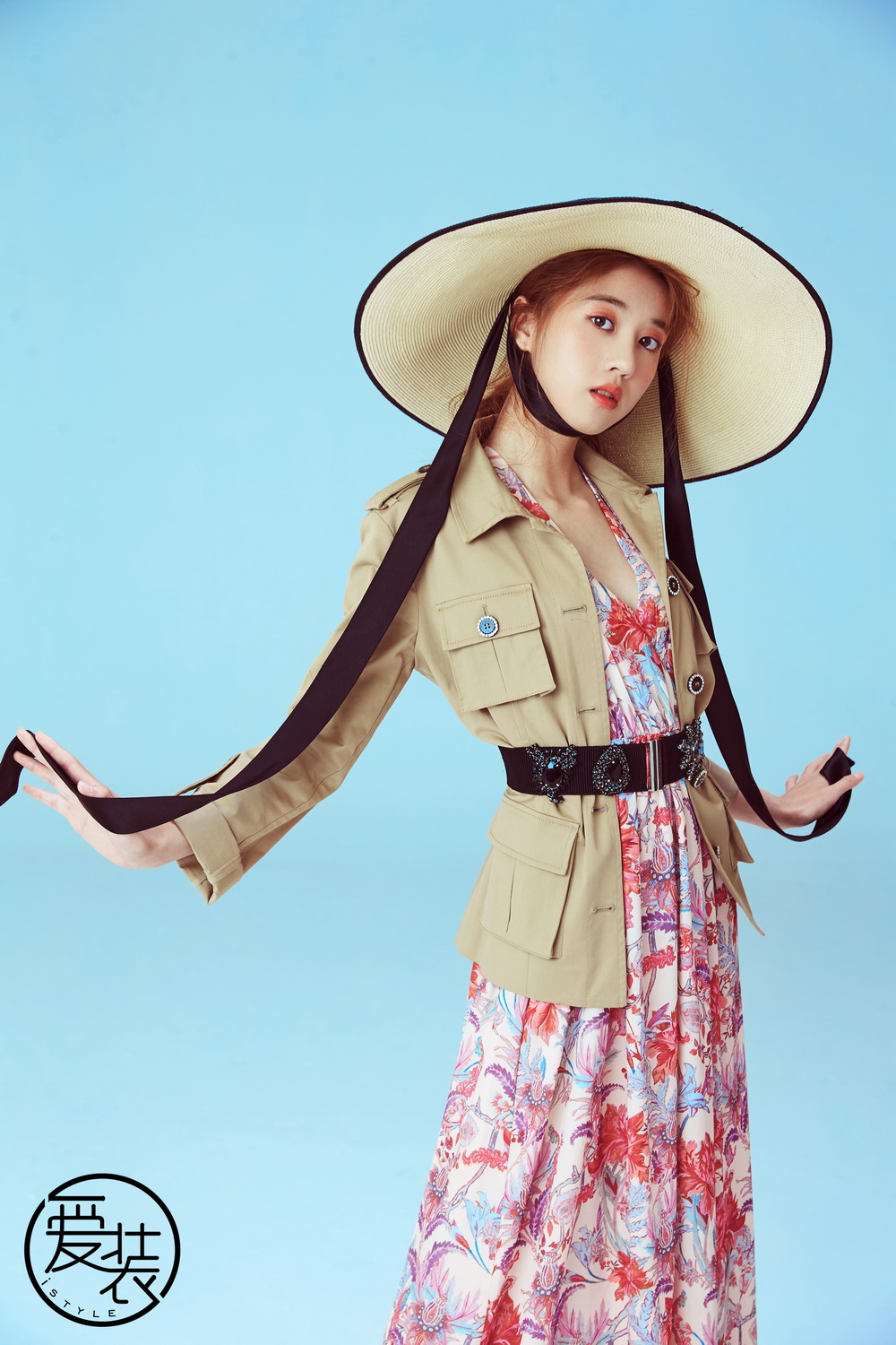  p>李凯馨,1999年10月12日出生于中国台湾,新加坡籍华裔影视女演员