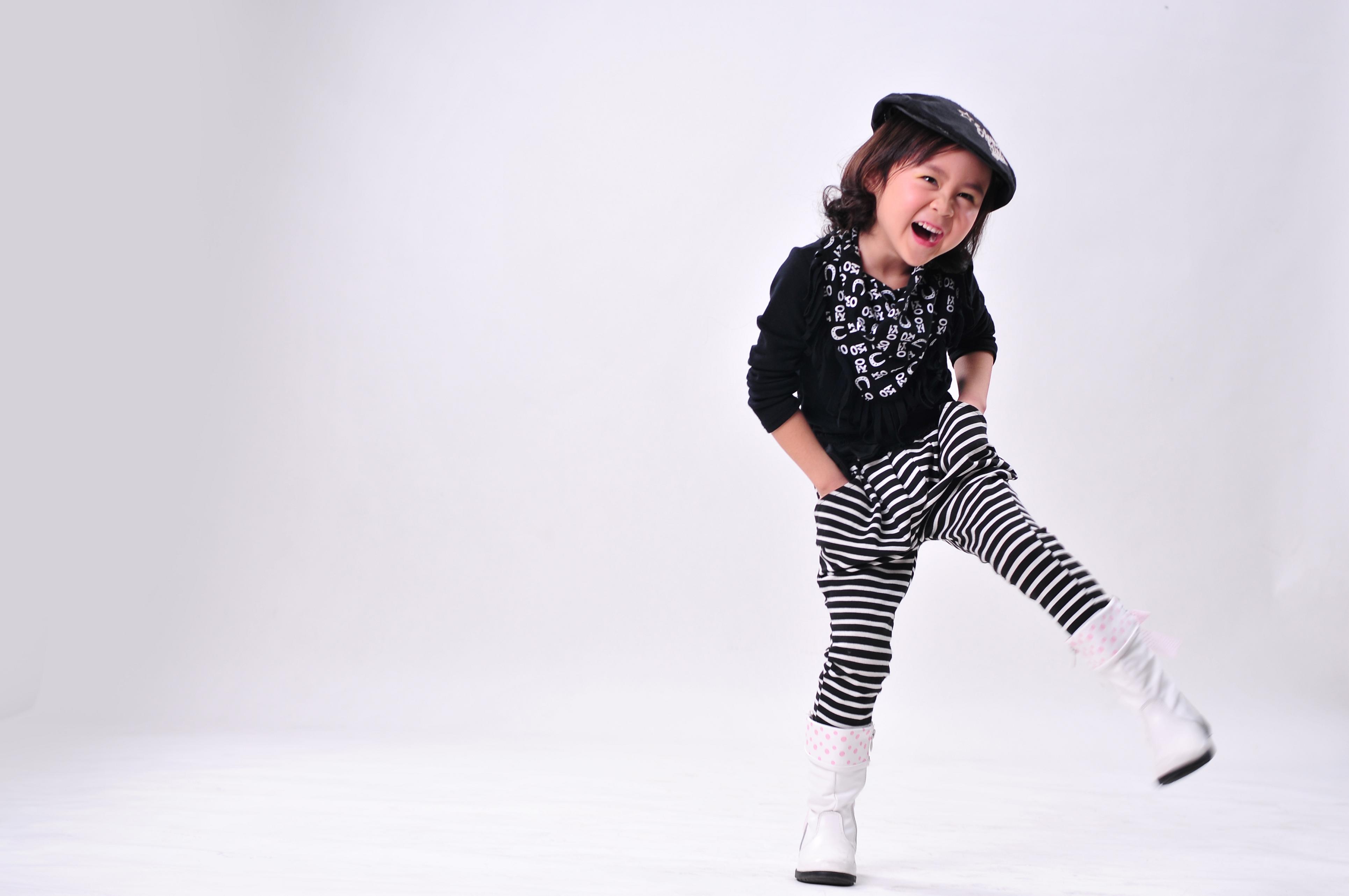  p>张雅涵,中国女 a target="_blank" href="/item/童星/2021081"