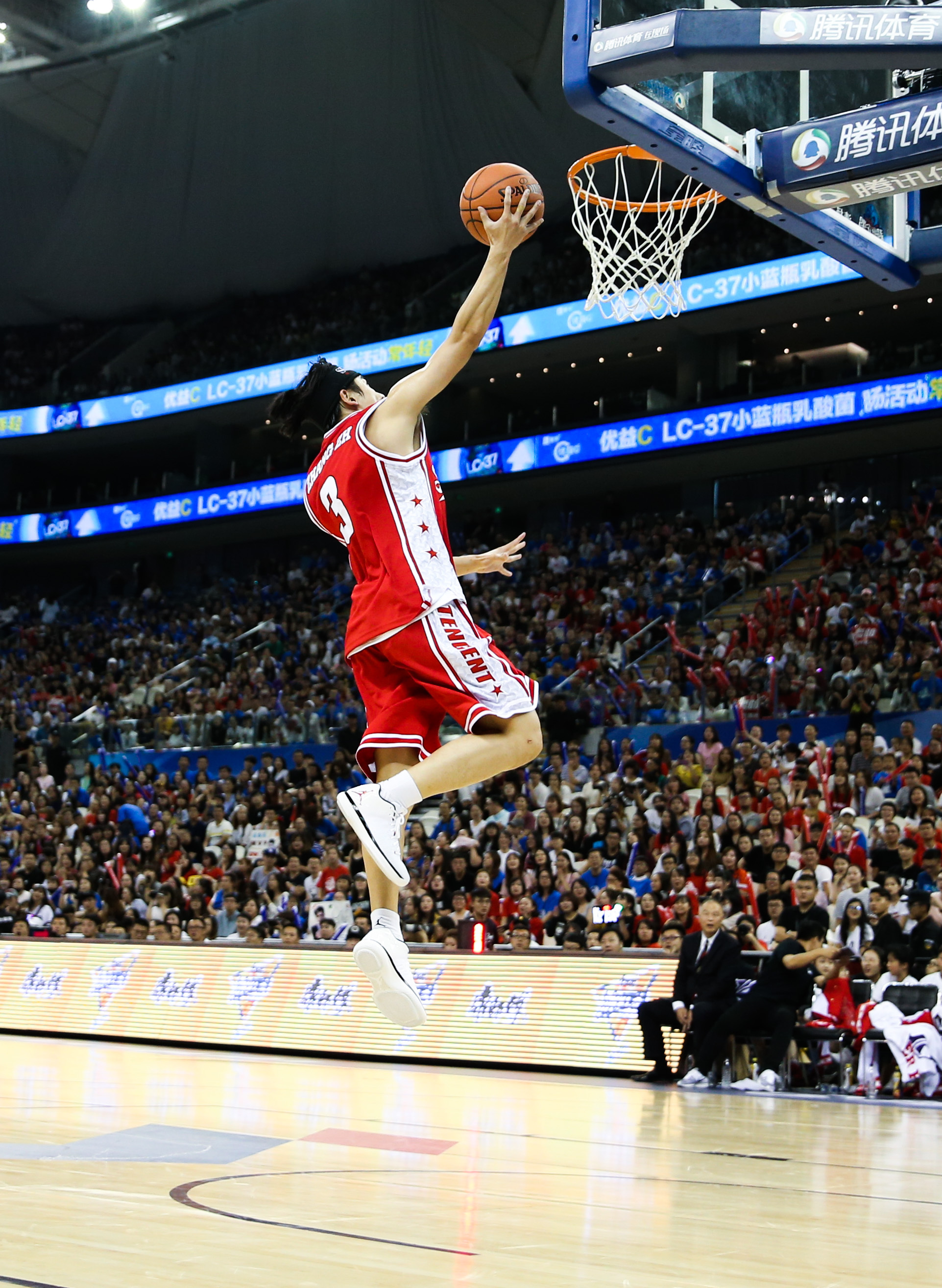  p>张哲瀚,1991年5月11日出生于江西省新余市,中国内地影视男演员